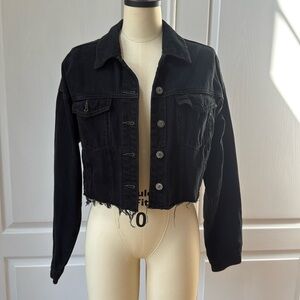 Black Forever 21 cropped denim jacket size S.